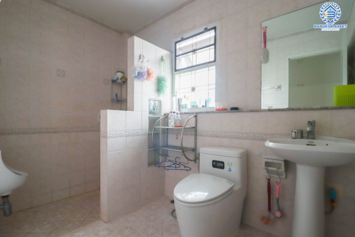 *****บ้านเดี่ยวมือสองย่านนนทบุรี แบรนด์ Property Perfect ม.มณีรินทร์ รัตนาธิเบศร์ เนื้อที่ 81.4 ตร.ว. ฟังก์ชัน 3 ห้องนอน 2 ห้องน้ำ จอดรถได้ 2 คัน บนทำเลศักยภาพ เชื่อมต่อหลายเส้นทาง ใกล้ทางด่วนงามวงศ์วาน และรถไฟฟ้า "สถานีบางรักน้อยท่าอิฐ"